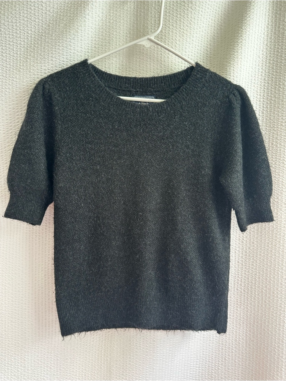 Abercrombie & Fitch Fuzzy Knit Puff Sleeve Sweater Black Size: Medium